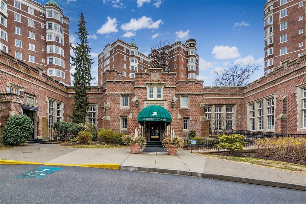 20 Chapel Street, Unit B309 Brookline, MA 02446 - Photo 27 of 38