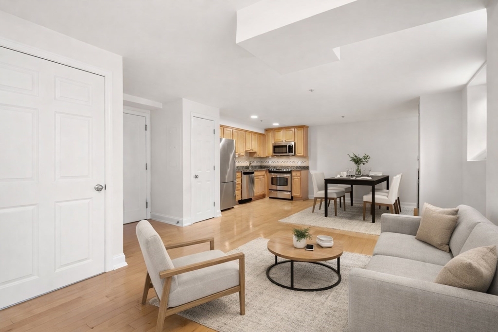 20 Chapel Street, Unit B309 Brookline, MA 02446 - Photo 5 of 38