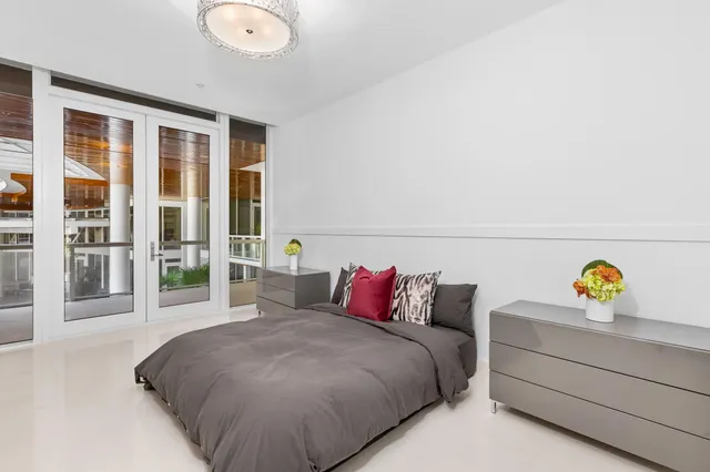 a view of livingroom with furniture