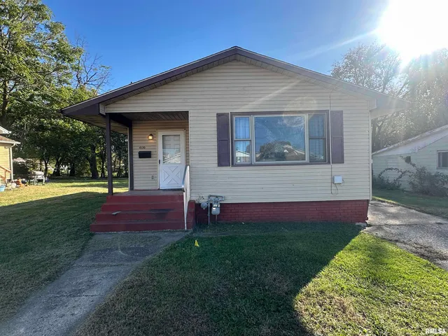 $54,900 | 1030 West Berrien Street, Galesburg, IL 61401