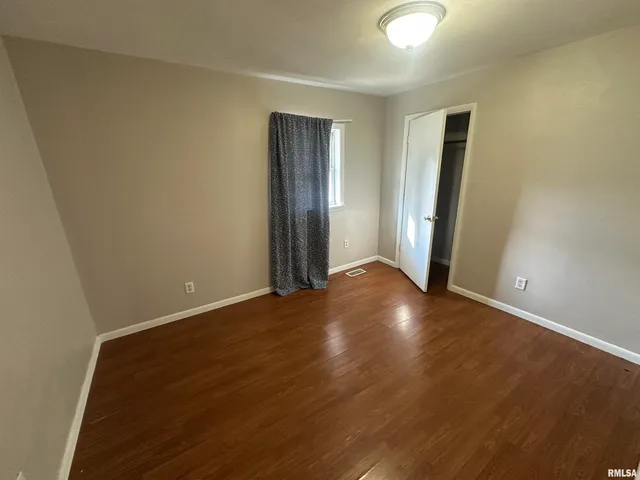 $54,900 | 1030 West Berrien Street, Galesburg, IL 61401