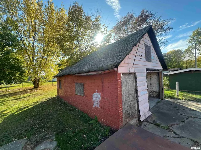 $54,900 | 1030 West Berrien Street, Galesburg, IL 61401