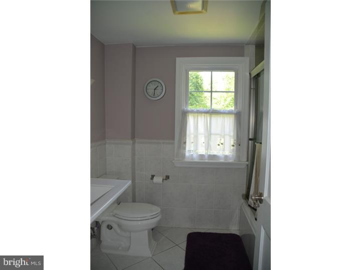 82 Maple Road Huntingdon Valley, PA 19006 - Photo 12 of 19 Bathroom
