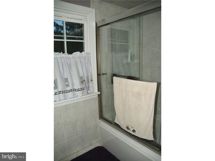 82 Maple Road Huntingdon Valley, PA 19006 - Photo 13 of 19 Bathroom