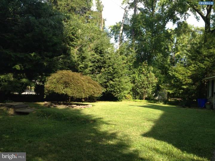 82 Maple Road Huntingdon Valley, PA 19006 - Photo 15 of 19 Back Yard