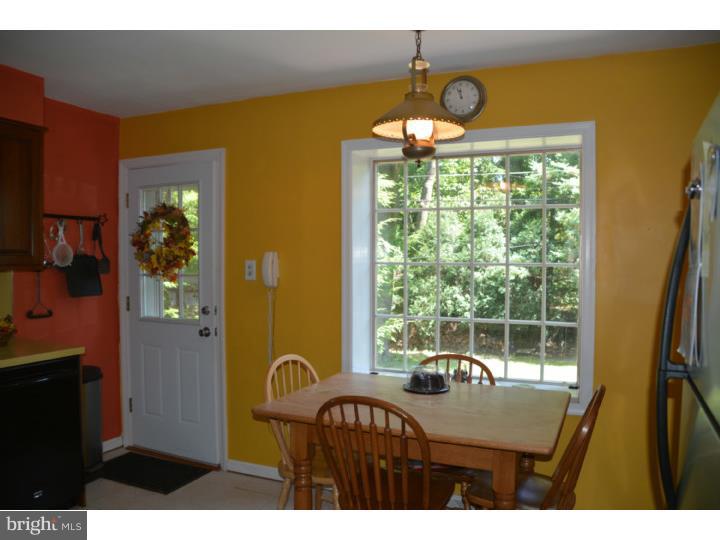 82 Maple Road Huntingdon Valley, PA 19006 - Photo 6 of 19 Kitchen