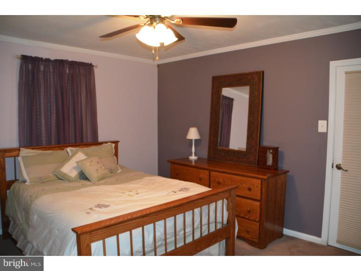 82 Maple Road Huntingdon Valley, PA 19006 - Photo 8 of 19 Bedroom - Main