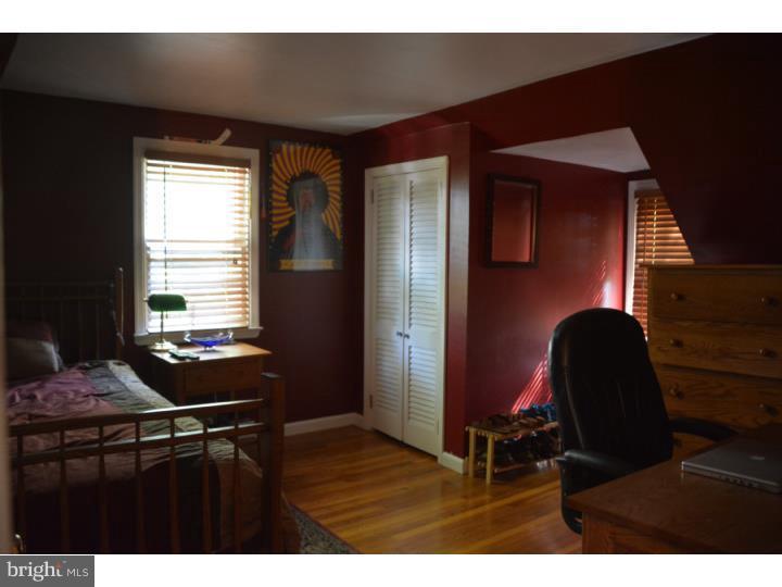 82 Maple Road Huntingdon Valley, PA 19006 - Photo 10 of 19 Bedroom 3