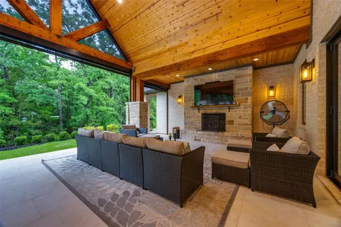 $2,300,000 | 704 Palisades Drive, Gordonville, TX 76245