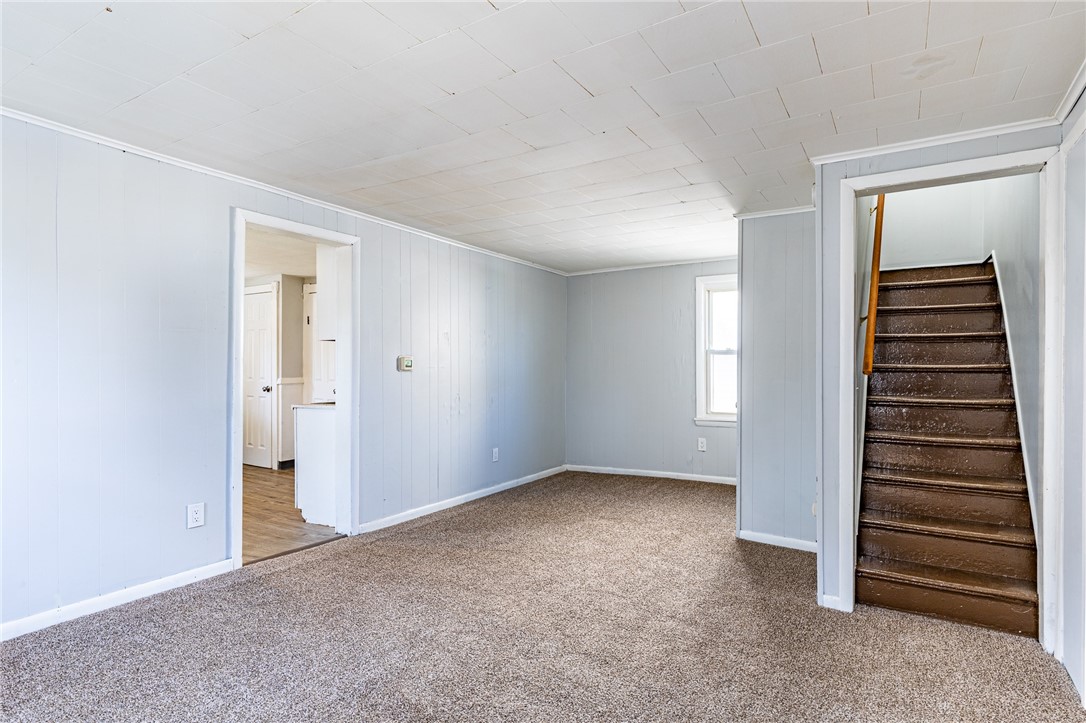 223 Orchard Street Rochester, NY 14606 - Photo 4 of 32