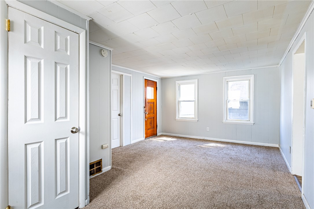 223 Orchard Street Rochester, NY 14606 - Photo 7 of 32