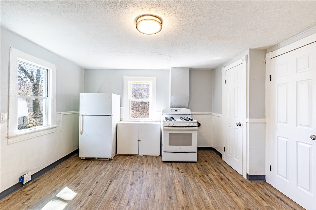 223 Orchard Street Rochester, NY 14606 - Photo 10 of 32