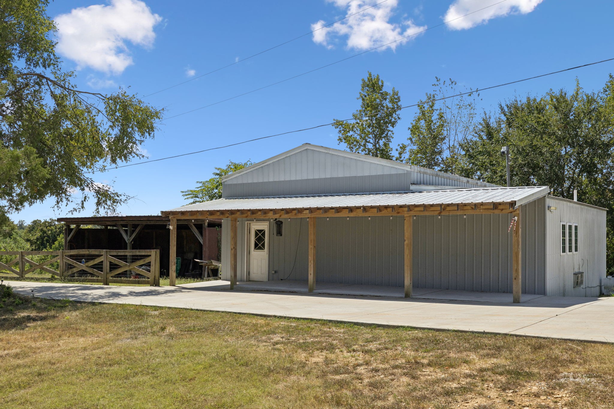 294 Ed Harris Road Ashland City, TN 37015 - Photo 11 of 65 a front view of house with yard