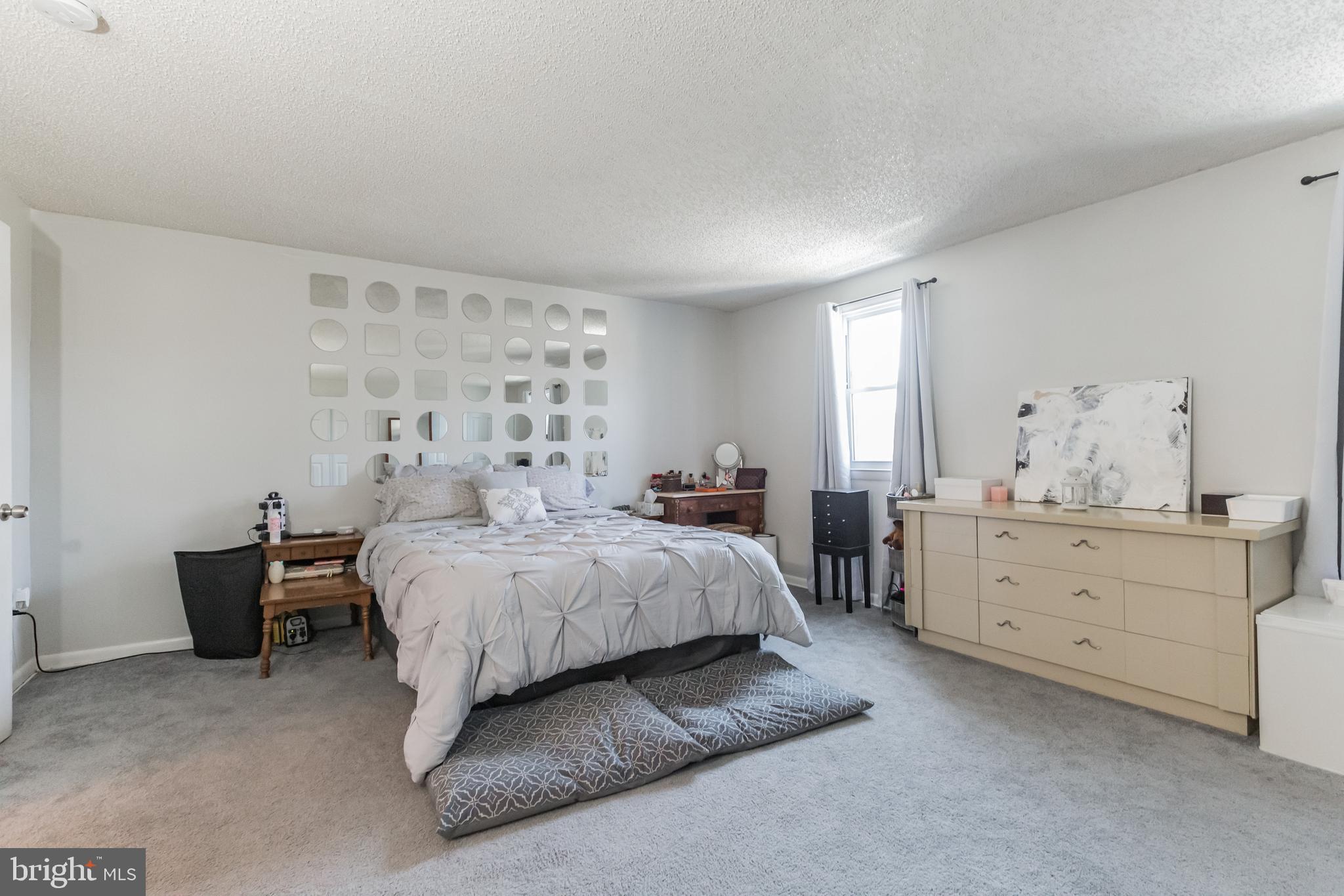 1431 Powell Road Brookhaven, PA 19015 - Photo 11 of 26
