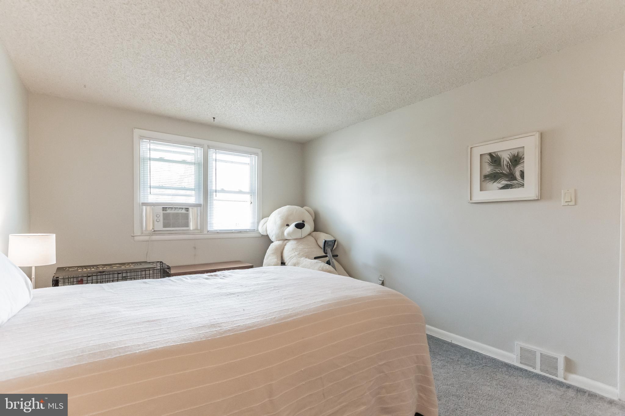 1431 Powell Road Brookhaven, PA 19015 - Photo 13 of 26