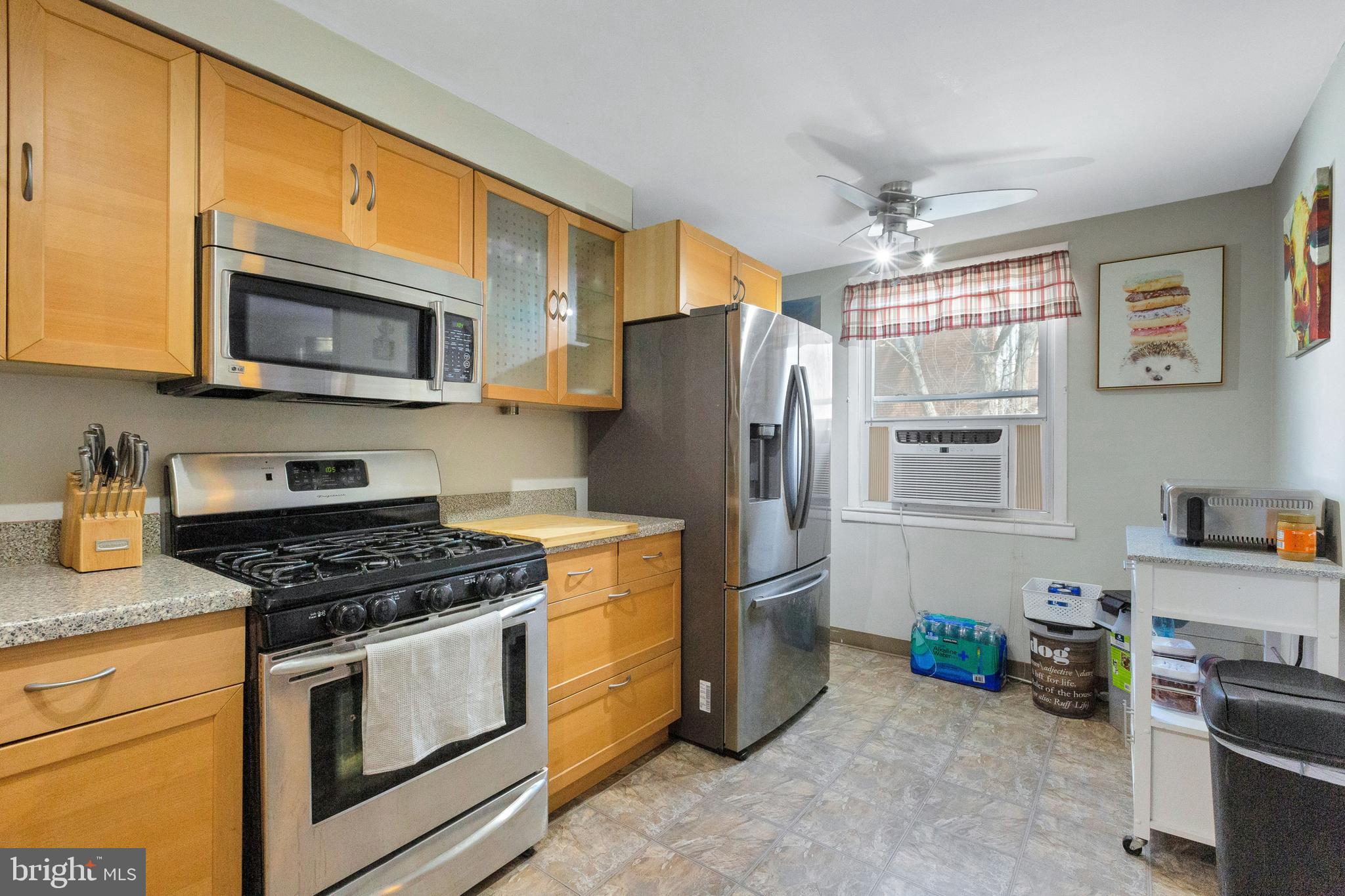 1431 Powell Road Brookhaven, PA 19015 - Photo 3 of 26
