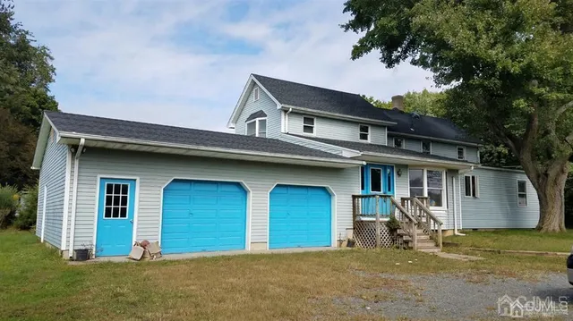 a house view with a outdoor space
