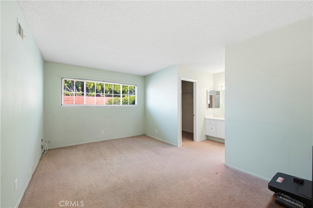 2253 Grafton Street Simi Valley, CA 93063 - Photo 21 of 30