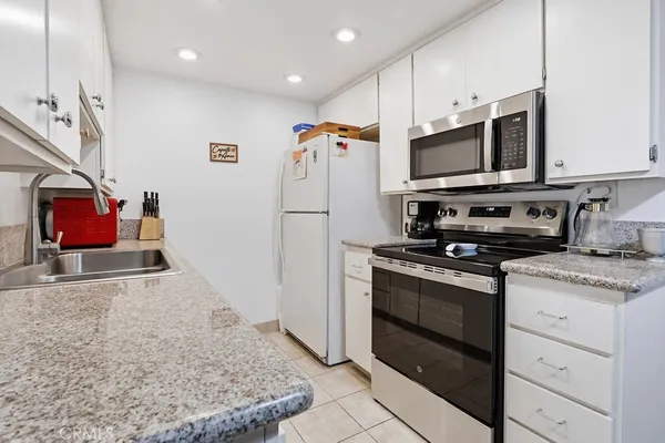 $369,999 | 615 West Broadway, Unit 205, Long Beach, CA 90802