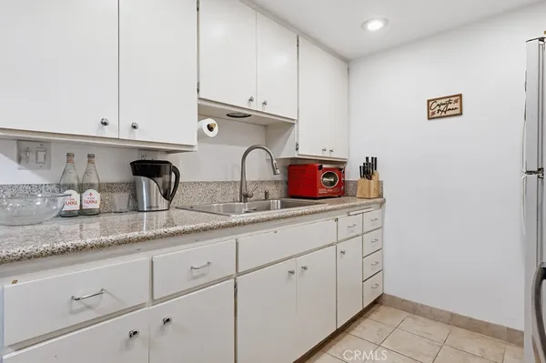 $369,999 | 615 West Broadway, Unit 205, Long Beach, CA 90802