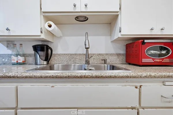 $369,999 | 615 West Broadway, Unit 205, Long Beach, CA 90802