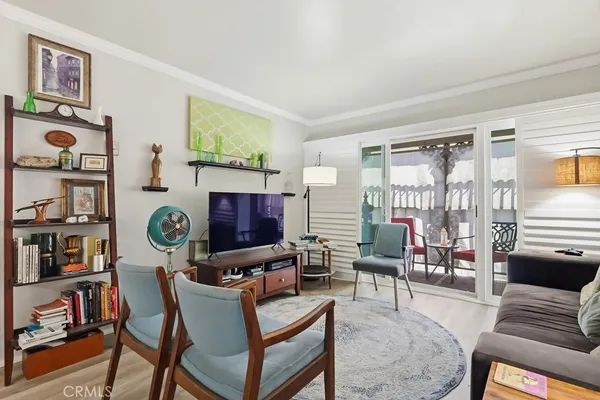 $369,999 | 615 West Broadway, Unit 205, Long Beach, CA 90802