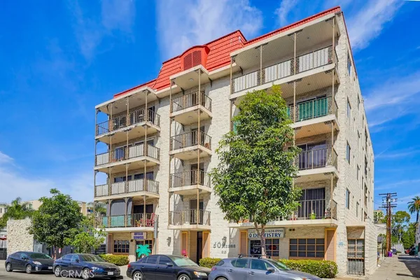 $369,999 | 615 West Broadway, Unit 205, Long Beach, CA 90802