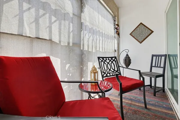 $369,999 | 615 West Broadway, Unit 205, Long Beach, CA 90802