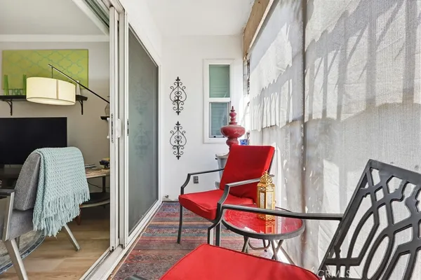 $369,999 | 615 West Broadway, Unit 205, Long Beach, CA 90802