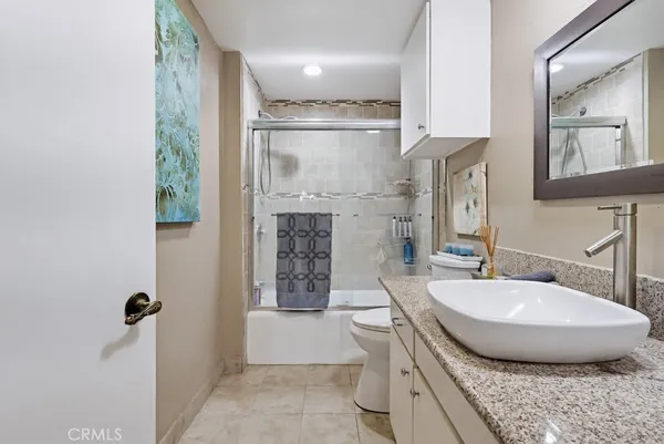 $369,999 | 615 West Broadway, Unit 205, Long Beach, CA 90802