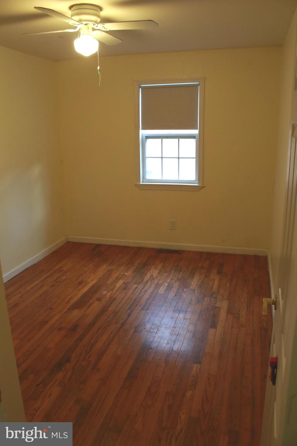 517 Grassdale Street Ranson, WV 25438 - Photo 19 of 26 Bedroom 3 in center of hall