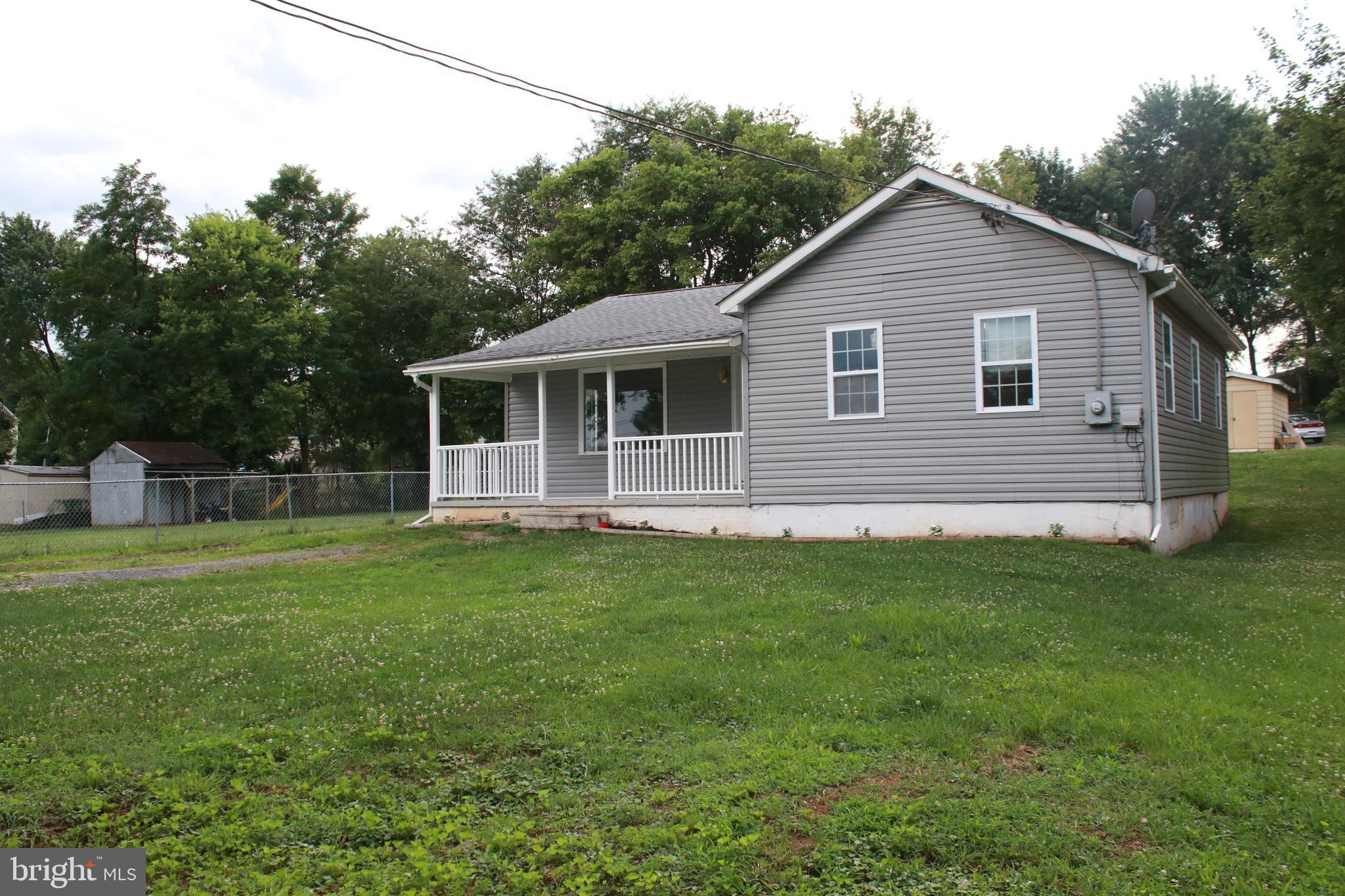 517 Grassdale Street Ranson, WV 25438 - Photo 4 of 26 Front yard