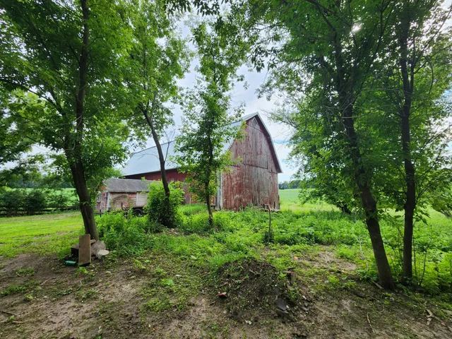 $325,000 | 14926 Paul Avenue North, Stillwater, MN 55082