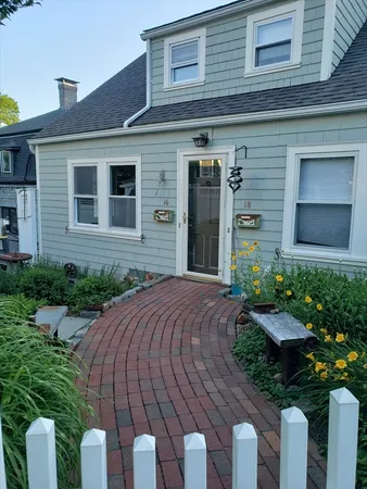 $3,100 | 16 Hobbs Road, Unit 1, Medford, MA 02155