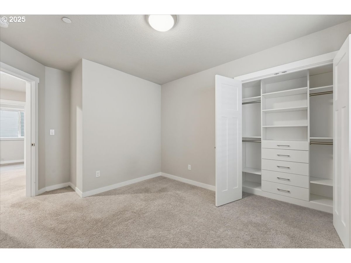 8565 Southwest 176th Avenue Beaverton, OR 97007 - Photo 31 of 39 a view of an empty room