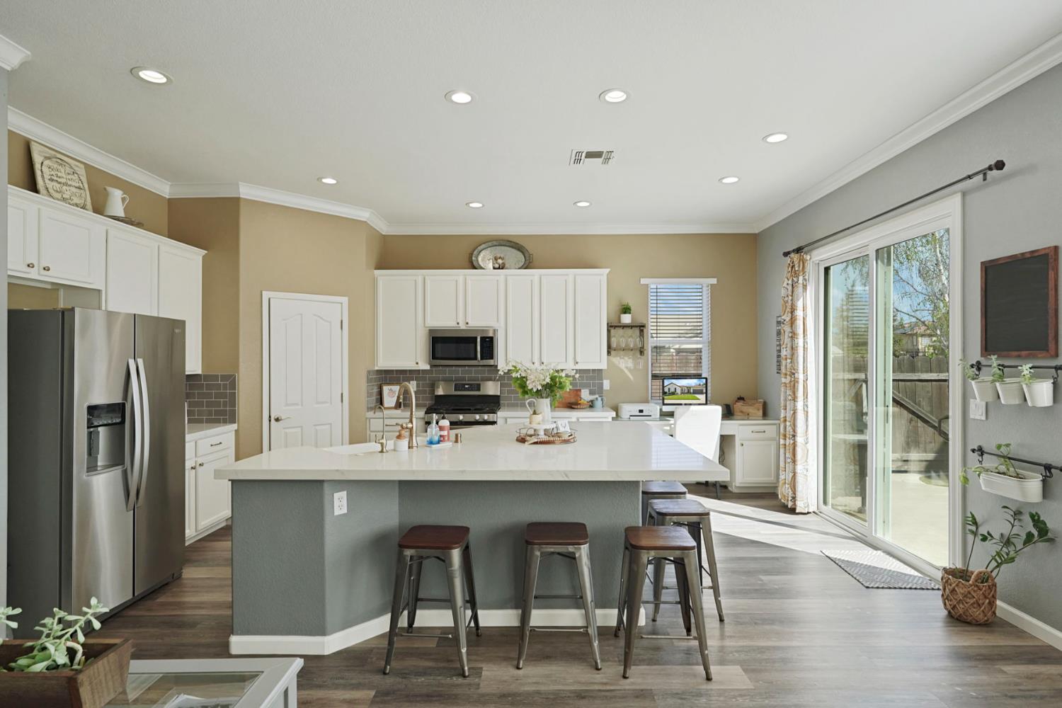 602 South Highland Avenue Ripon, CA 95366 - Photo 12 of 36