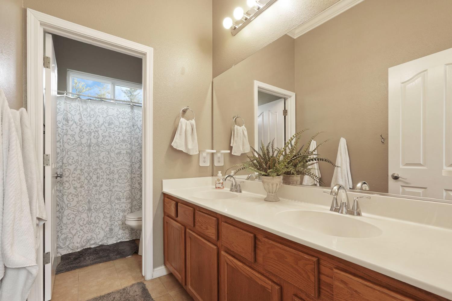 602 South Highland Avenue Ripon, CA 95366 - Photo 20 of 36