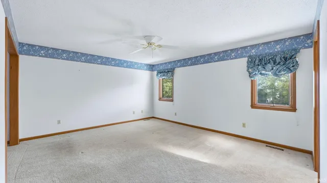 $374,900 | 2528 East St Thomas Point, Fort Wayne, IN 46815