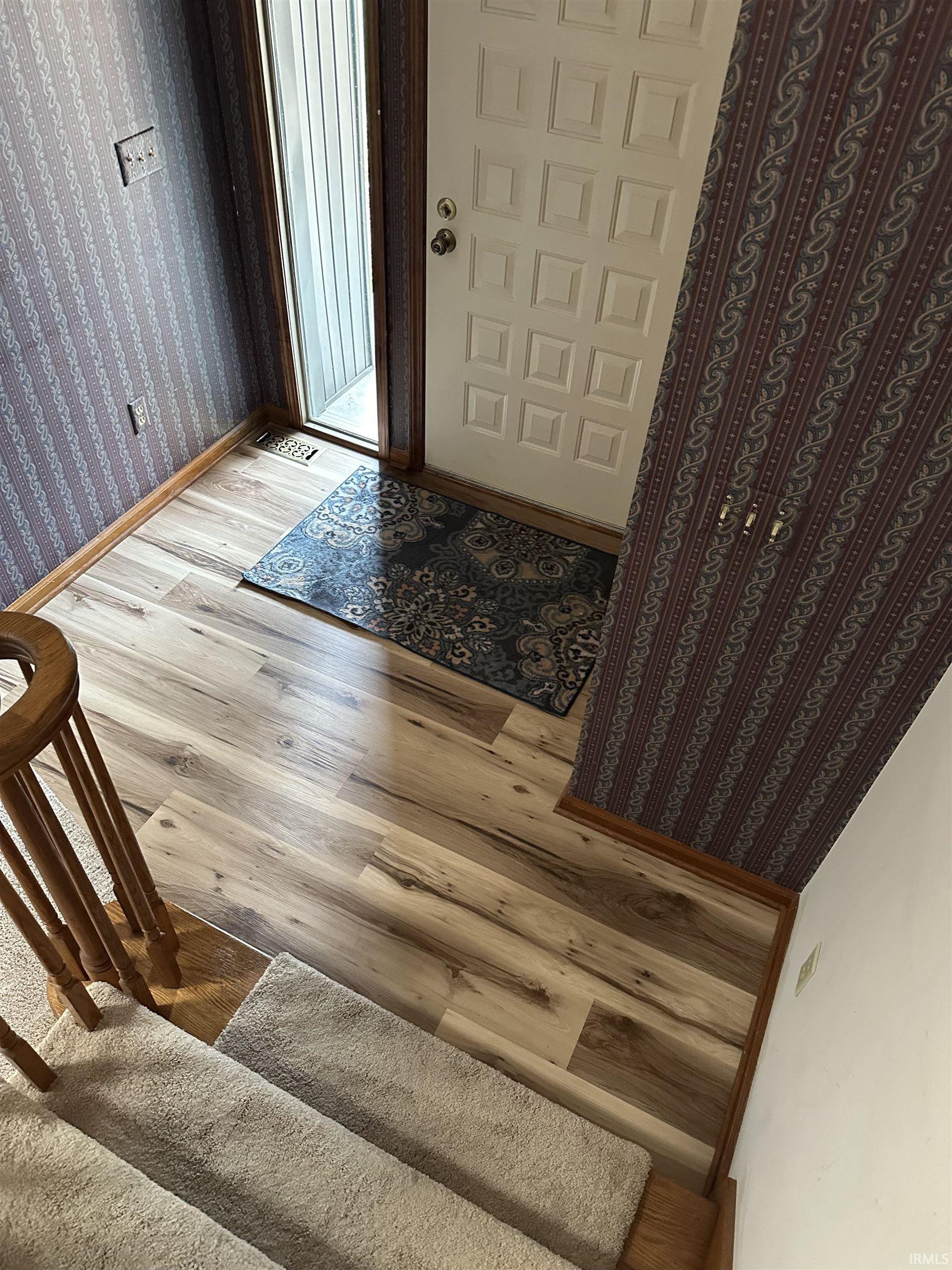 2528 East St Thomas Point Fort Wayne, IN 46815 - Photo 2 of 32