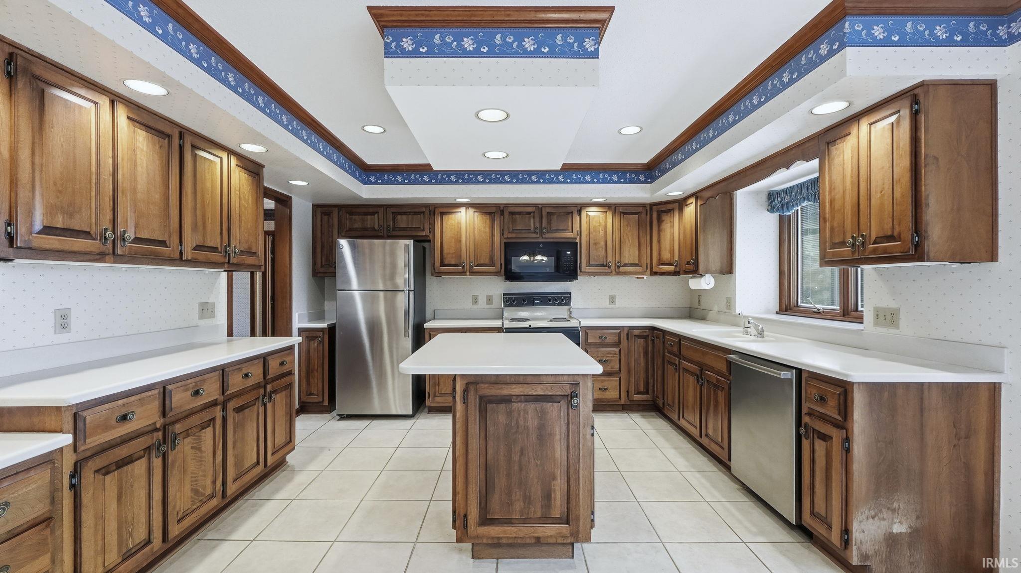 2528 East St Thomas Point Fort Wayne, IN 46815 - Photo 7 of 32