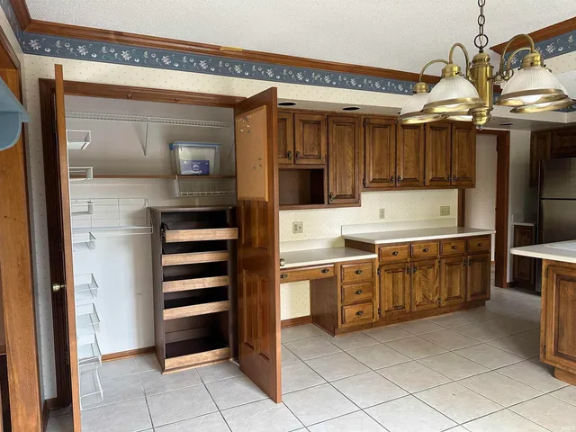 $374,900 | 2528 East St Thomas Point, Fort Wayne, IN 46815