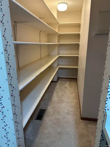 $374,900 | 2528 East St Thomas Point, Fort Wayne, IN 46815