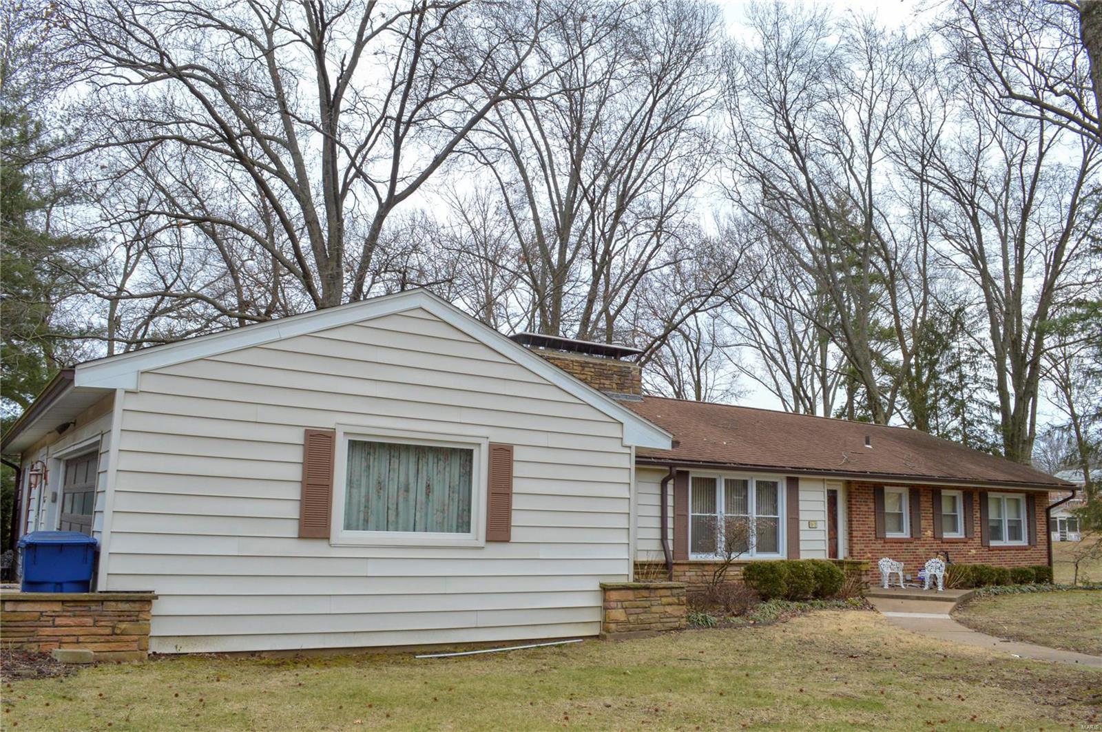 7 Carole Lane Frontenac, MO 63131 - Photo 2 of 26