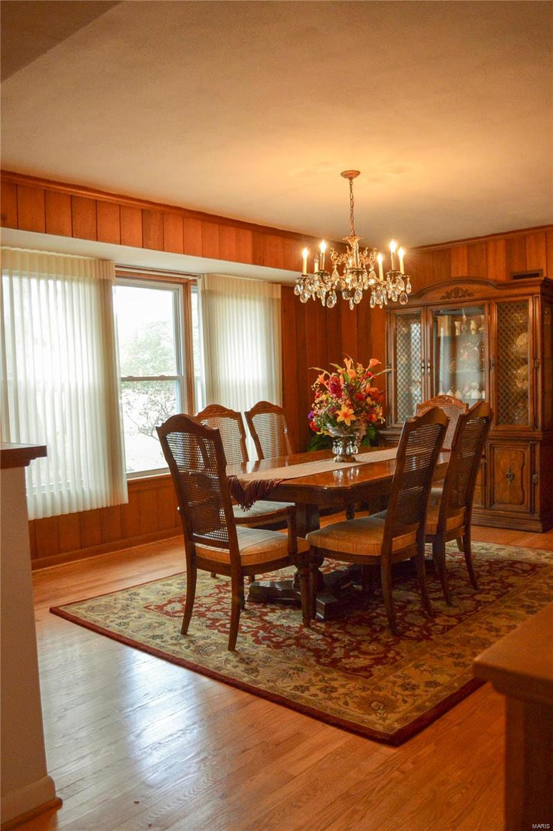 7 Carole Lane Frontenac, MO 63131 - Photo 4 of 26