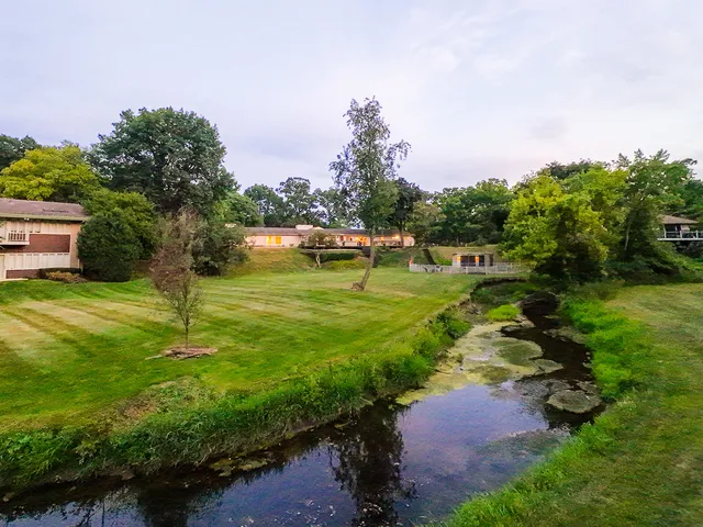 $5,000 | 208 Brookdale Lane, Palatine, IL 60067