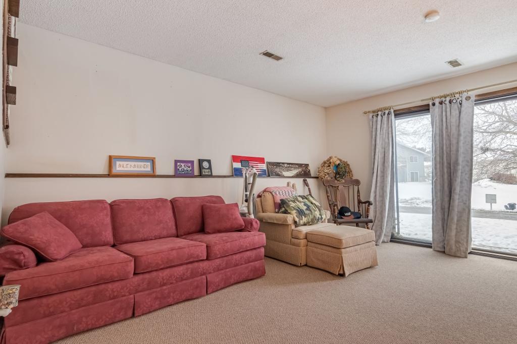 6705 Falstaff Road Woodbury, MN 55125 - Photo 11 of 16 Gallery Image 11