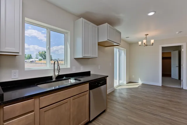 $405,900 | 1060 East 6th Street, Delta, CO 81416
