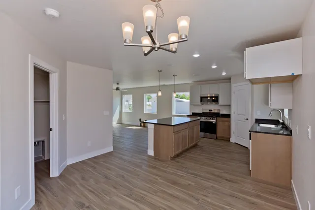 $405,900 | 1060 East 6th Street, Delta, CO 81416