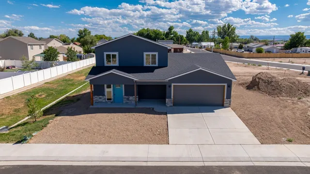 $405,900 | 1060 East 6th Street, Delta, CO 81416