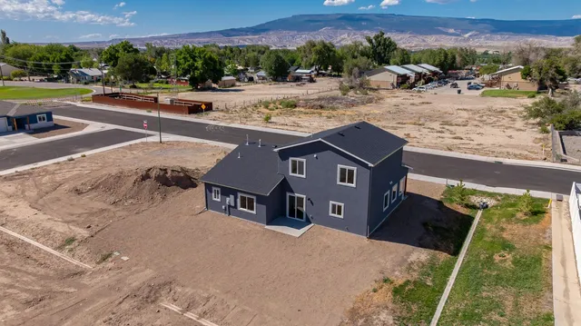 $405,900 | 1060 East 6th Street, Delta, CO 81416